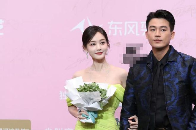 女”的向佐将向太30多年的体面全败光凯发k8国际澳门这一夜被批“不男不(图3)