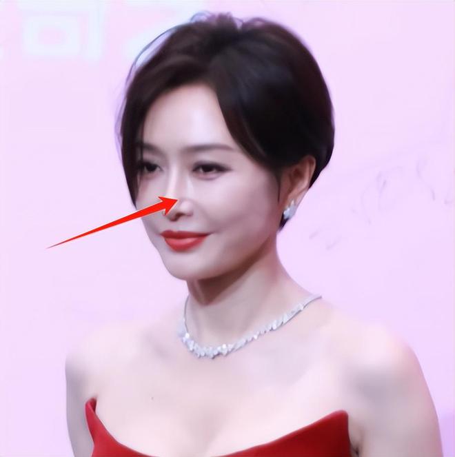 女”的向佐将向太30多年的体面全败光凯发k8国际澳门这一夜被批“不男不(图19)