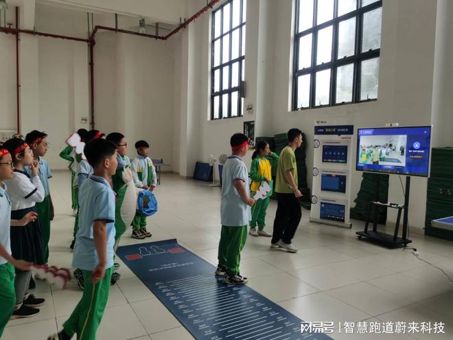 圈带来更智能的跑步新体验k8凯发马竞赞助AI跑(图1)