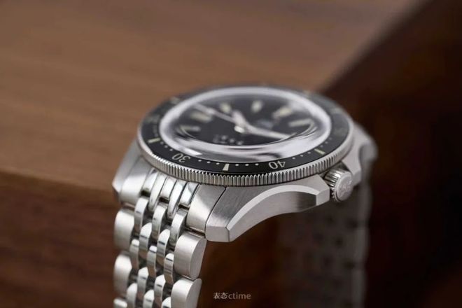 潜水表就是我一直在等的“国产小黑盾”终于等到了它的复刻!5k不到这块新品(图6) 潜水表就是我一直在等的“国产小黑盾”终于等到了它的复刻!5k不到这块新品(图6)