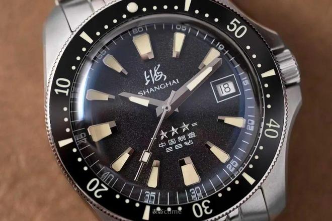 潜水表就是我一直在等的“国产小黑盾”终于等到了它的复刻!5k不到这块新品(图7) 潜水表就是我一直在等的“国产小黑盾”终于等到了它的复刻!5k不到这块新品(图7)