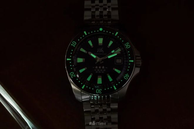 潜水表就是我一直在等的“国产小黑盾”终于等到了它的复刻!5k不到这块新品(图10) 潜水表就是我一直在等的“国产小黑盾”终于等到了它的复刻!5k不到这块新品(图10)